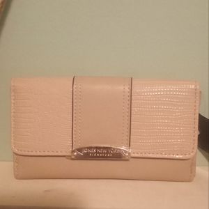 NWT Jones New York Wallet